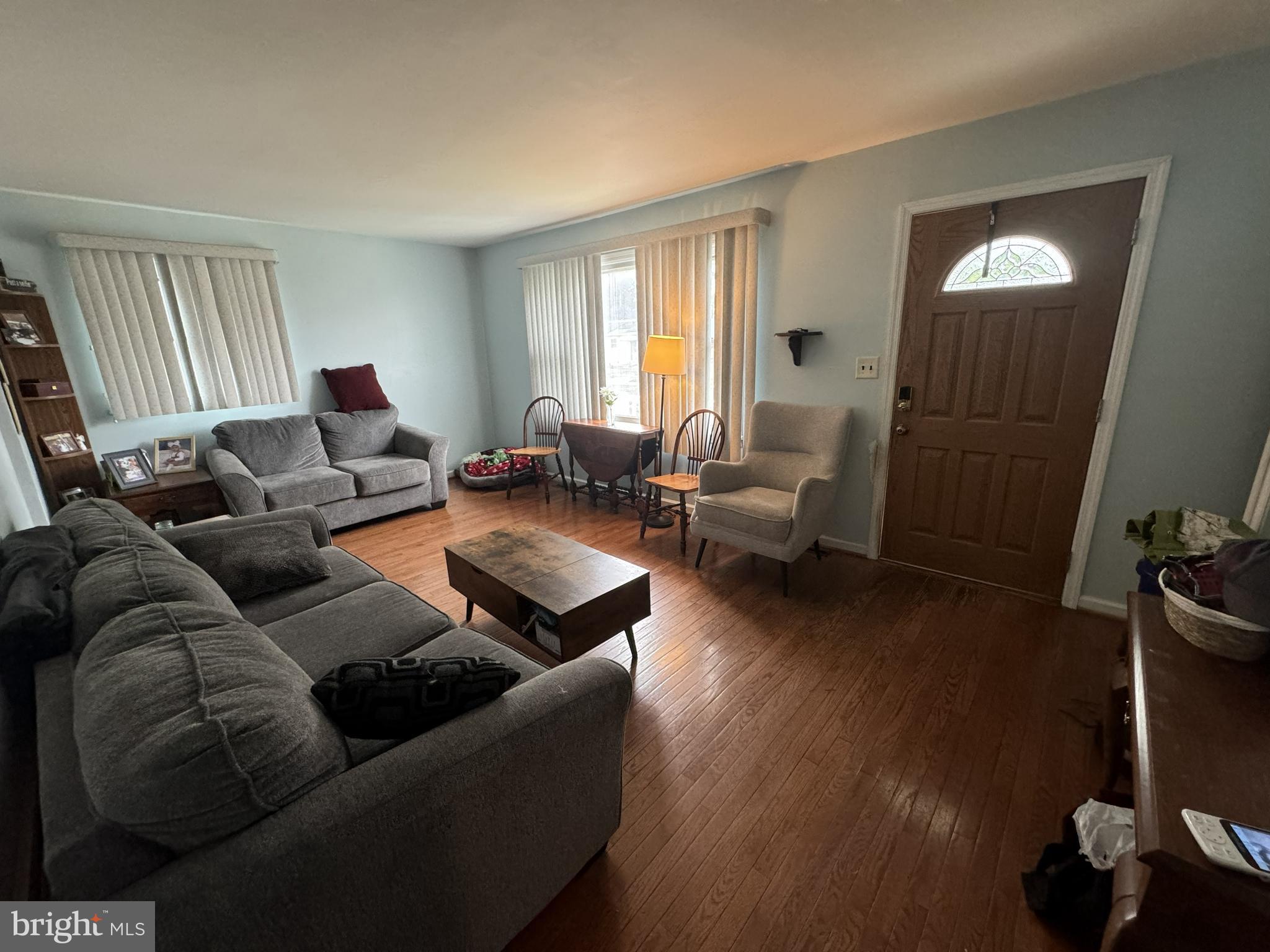 514 Filmore Street Riverside, NJ 08075 - Photo 2 of 28 Living Room
