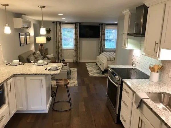 $1,800 | 685 Pond Street, Unit B, Franklin, MA 02038