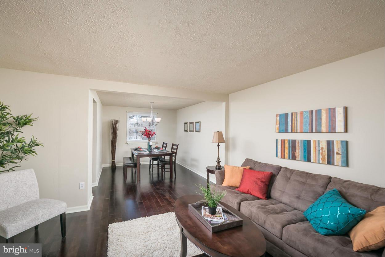217 Carvel Road Pasadena, MD 21122 - Photo 12 of 24 Living Room