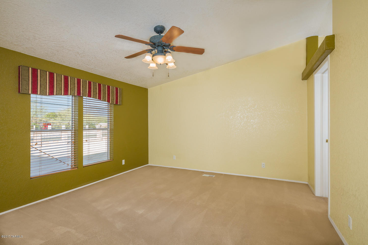 1535 West Roller Coaster Road Tucson, AZ 85704 - Photo 9 of 20 Gallery Image 9