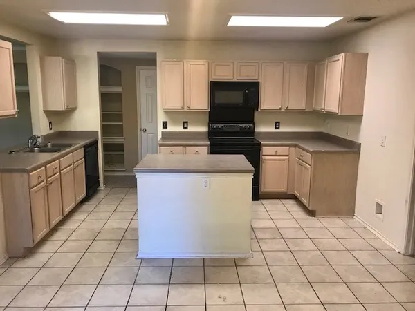 $2,095 | 1304 Devil Ridge, Cedar Park, TX 78613