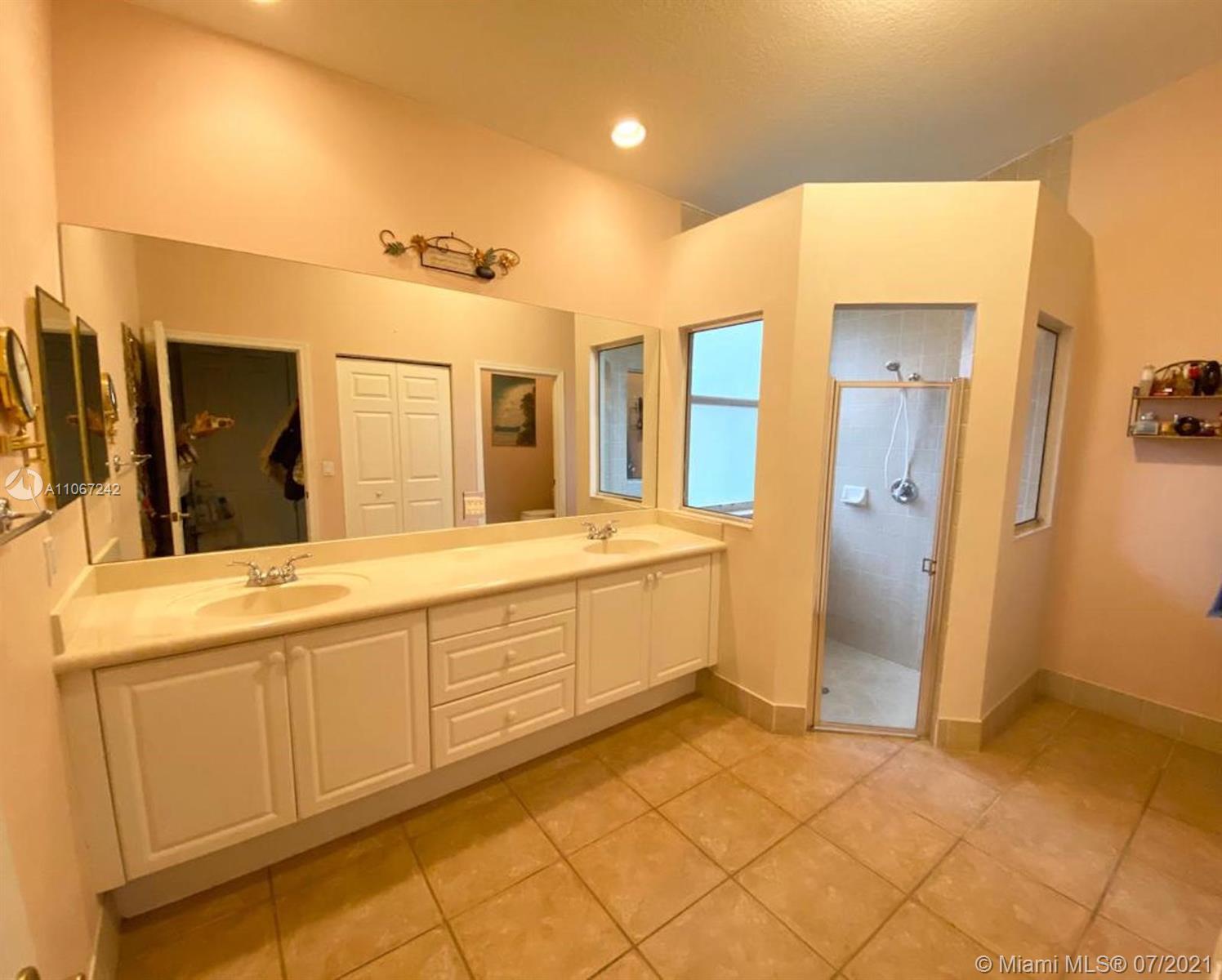 19427 Southwest 27th Street Miramar, FL 33029 - Photo 12 of 31