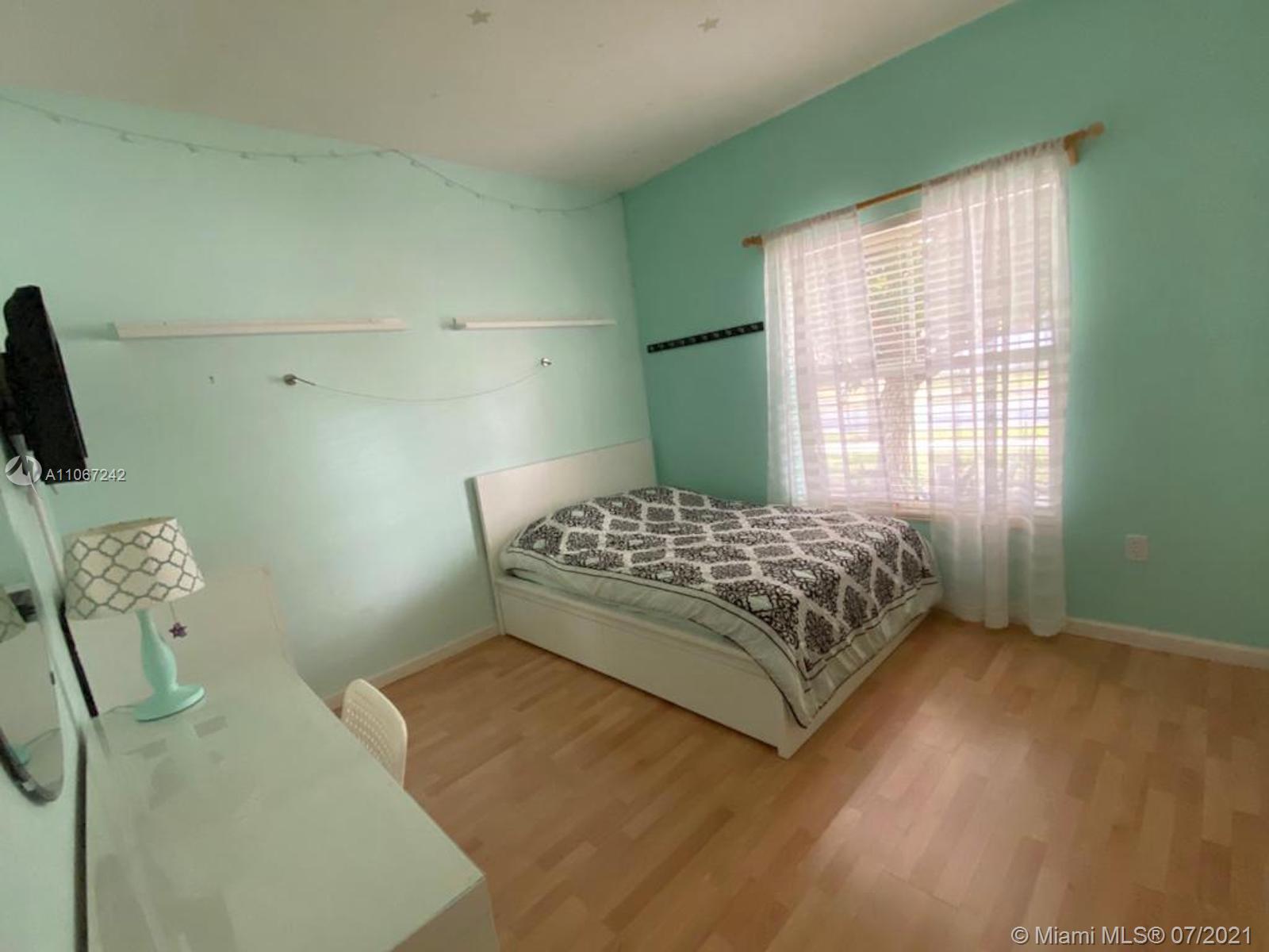 19427 Southwest 27th Street Miramar, FL 33029 - Photo 16 of 31