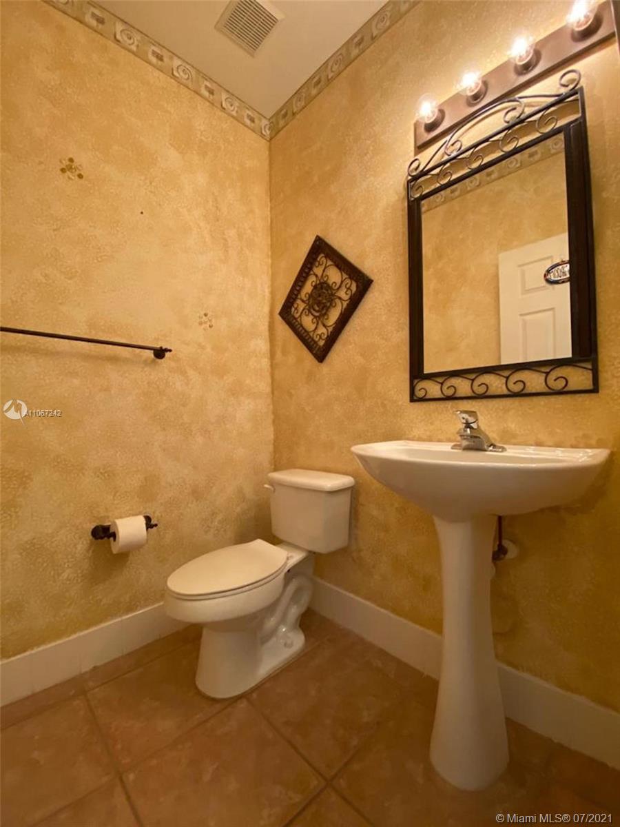 19427 Southwest 27th Street Miramar, FL 33029 - Photo 18 of 31