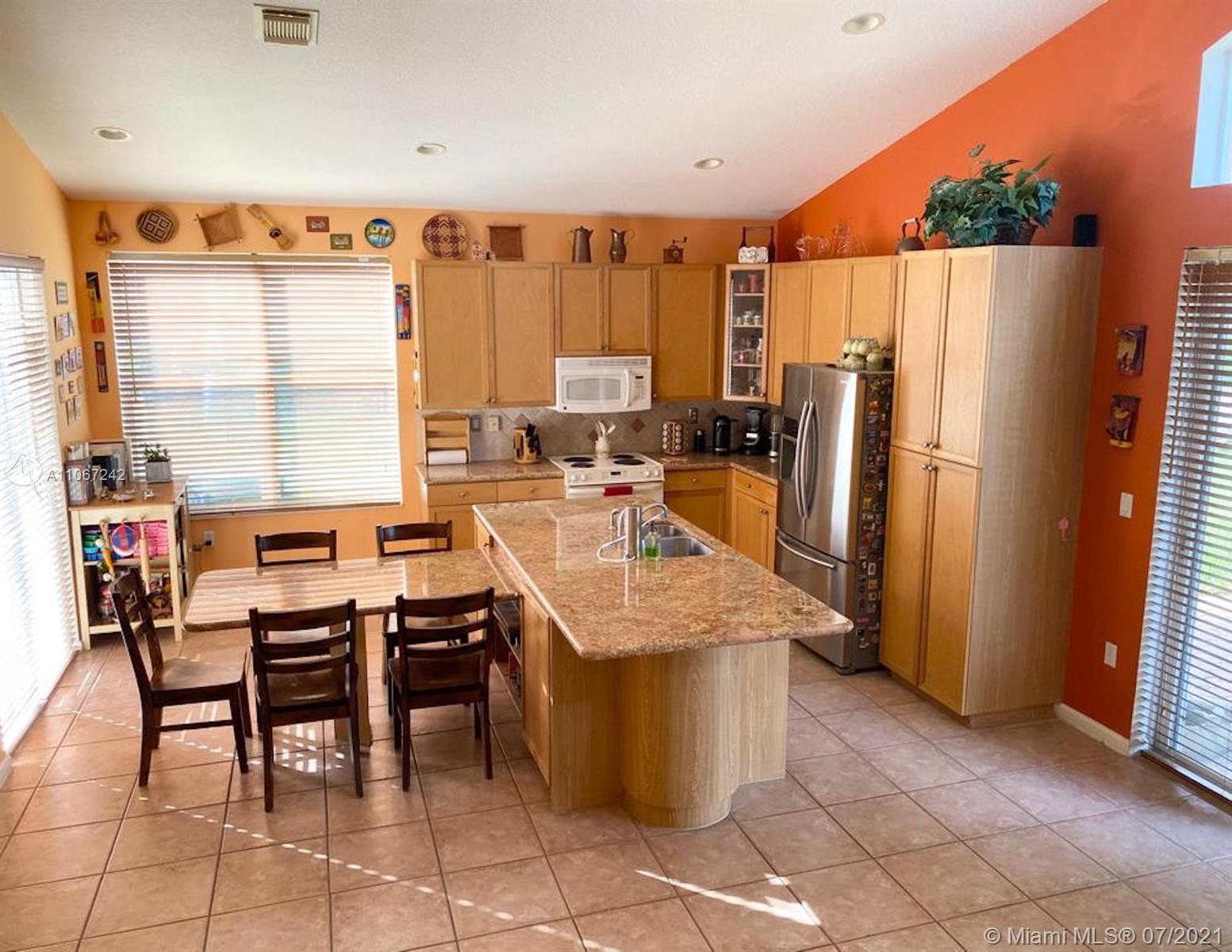 19427 Southwest 27th Street Miramar, FL 33029 - Photo 7 of 31