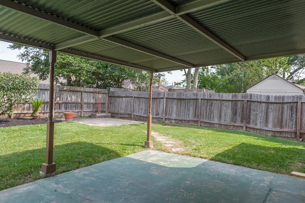 2318 Colonial Ridge Drive Friendswood, TX 77546 - Photo 19 of 24 Covered Back Patio