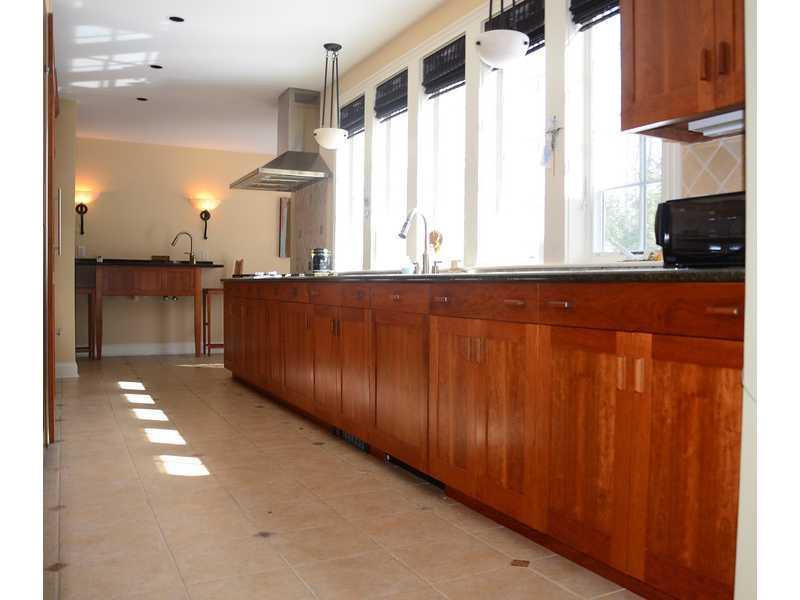 93 Oak Ridge Road Kennebunkport, ME 04046 - Photo 4 of 33 Kitchen.
