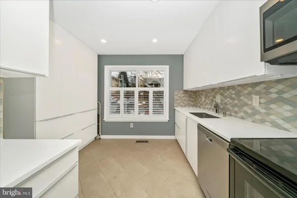 $479,900 | 18511 Eagles Roost Drive, Germantown, MD 20874