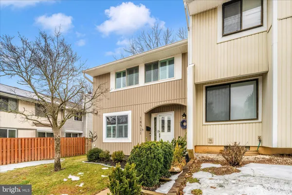 $479,900 | 18511 Eagles Roost Drive, Germantown, MD 20874