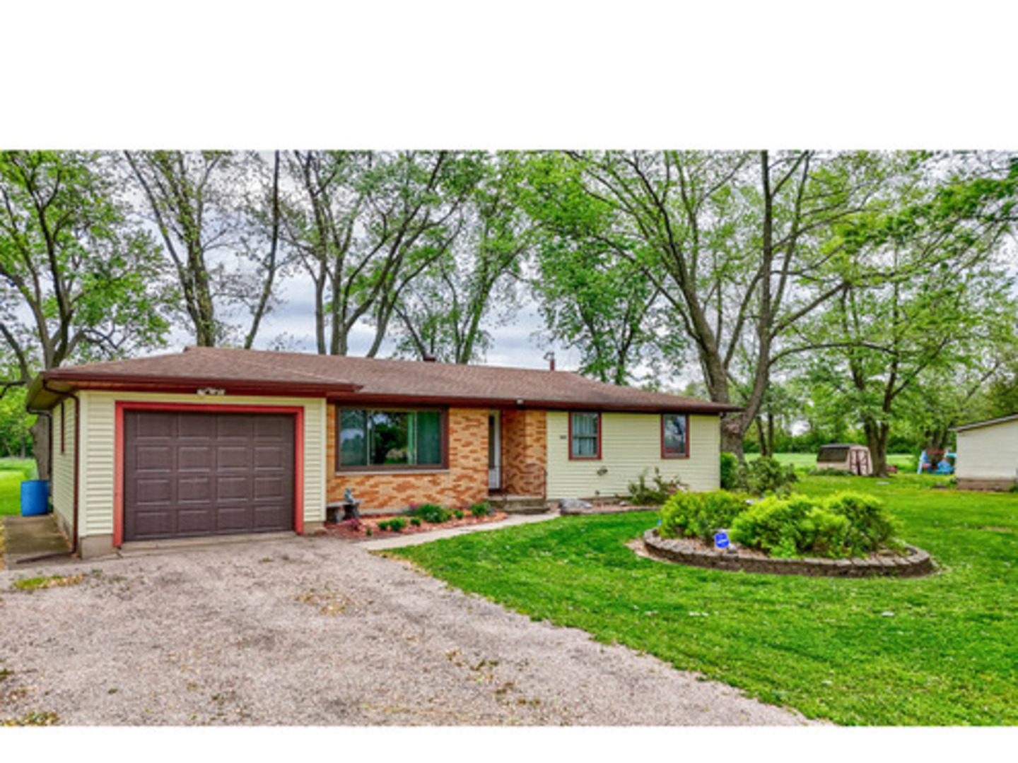 1907 Coalville Road Streator, IL 61364 - Photo 3 of 36