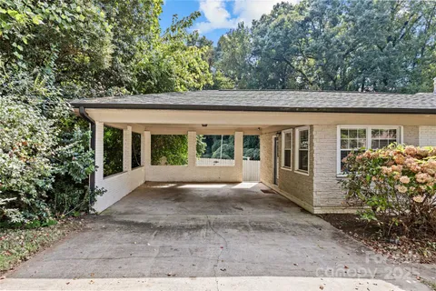 front view of house with a yard