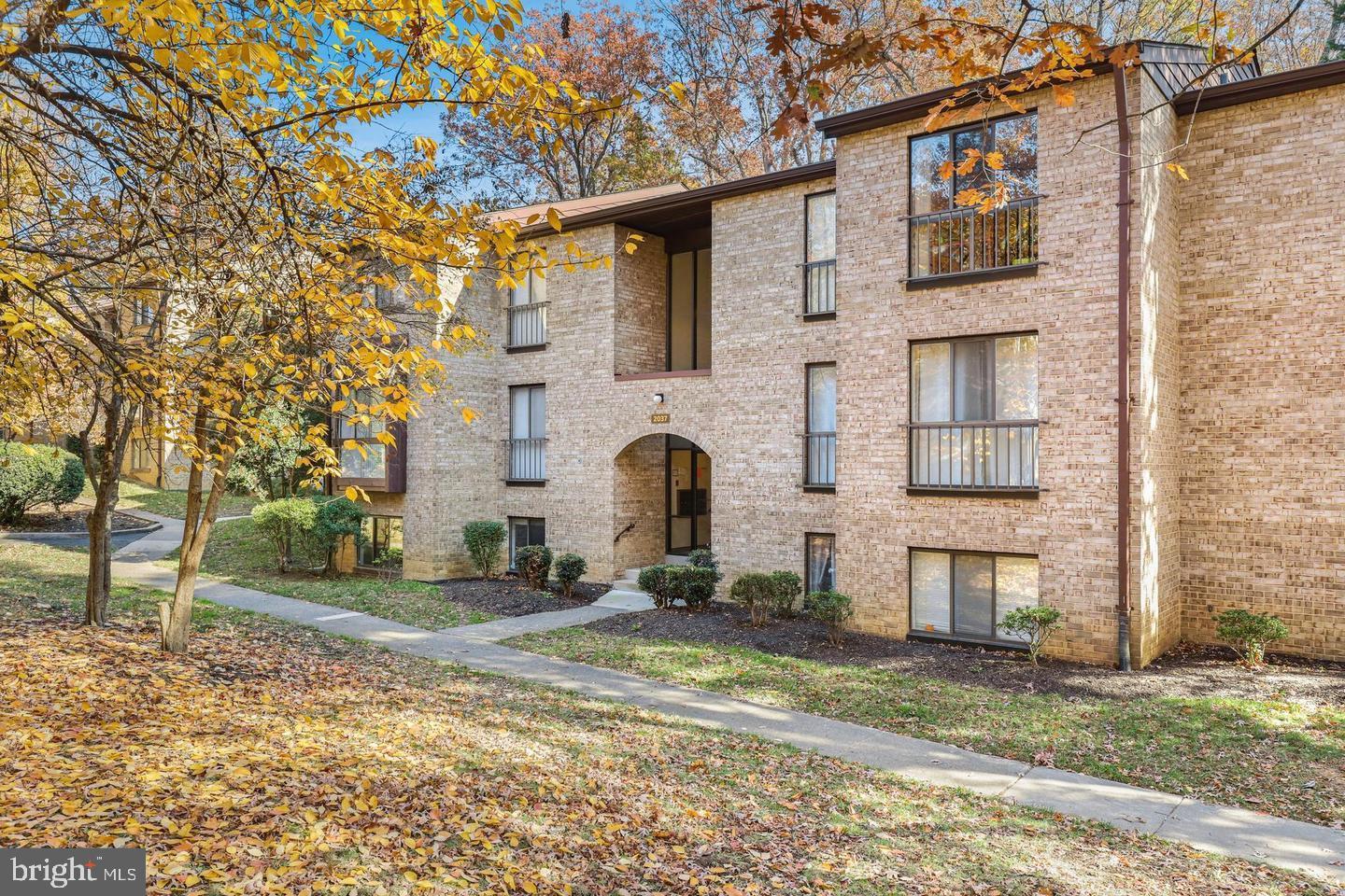2037 Royal Fern Court, Unit 47/2C Reston, VA 20191 - Photo 2 of 4 2037 Roy Fern Unit 2C Walk-Out Level