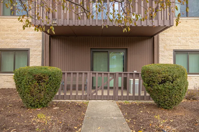 $173,000 | 3111 Ingalls Avenue, Unit 1B, Joliet, IL 60435