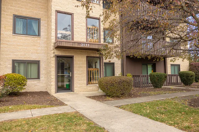$173,000 | 3111 Ingalls Avenue, Unit 1B, Joliet, IL 60435