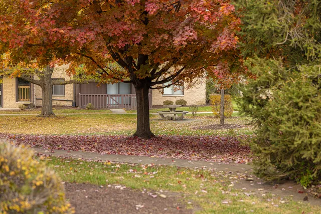 $173,000 | 3111 Ingalls Avenue, Unit 1B, Joliet, IL 60435