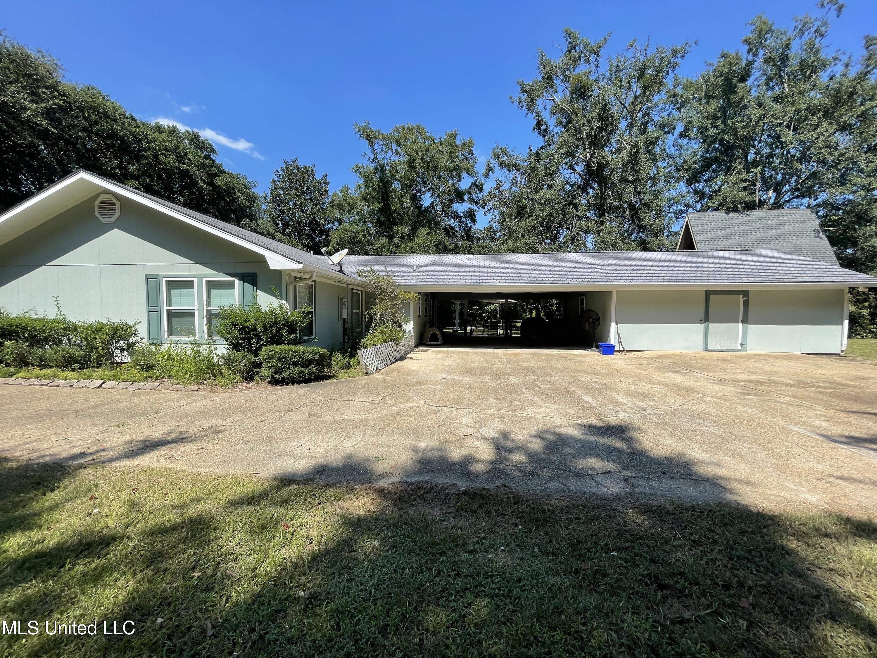 3528 Johnston Road Gautier, MS 39553 - Photo 26 of 26 04185BD9-26EE-44C0-87F2-C4B72F8A26E5