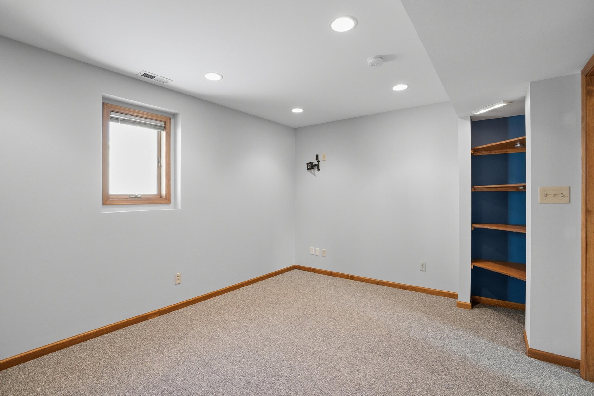 5125 Cardinal Court Schererville, IN 46375 - Photo 22 of 27 an empty room with closet