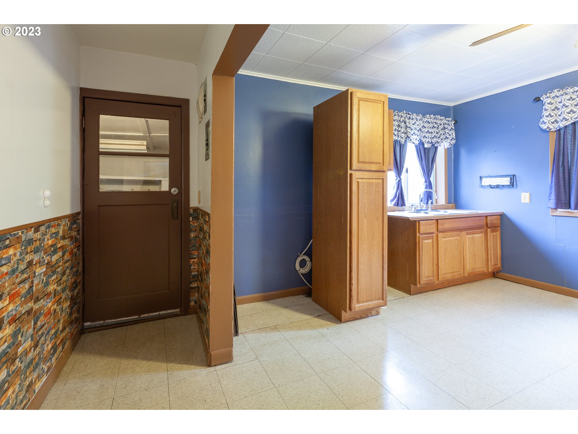 3200 Lippman Road Hood River, OR 97031 - Photo 11 of 24 Gallery Image 11