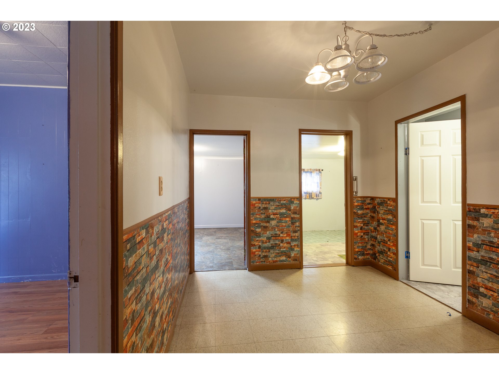 3200 Lippman Road Hood River, OR 97031 - Photo 12 of 24 Gallery Image 12