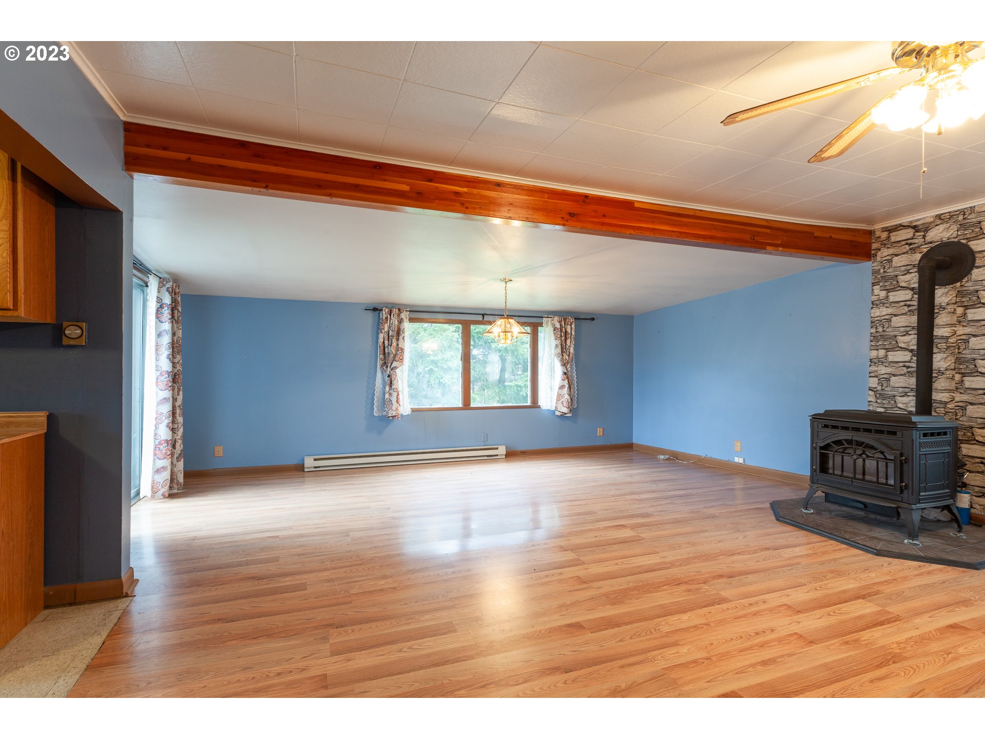 3200 Lippman Road Hood River, OR 97031 - Photo 4 of 24 Gallery Image 4