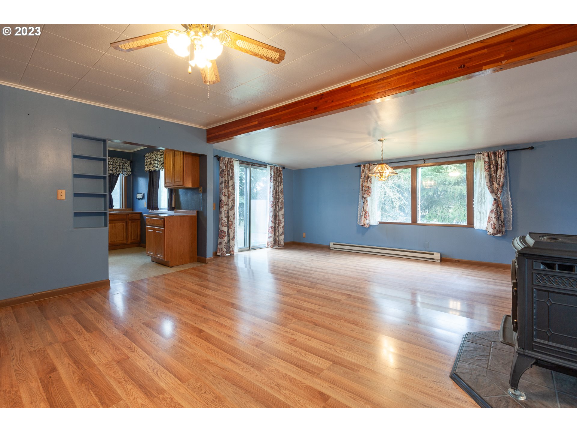 3200 Lippman Road Hood River, OR 97031 - Photo 5 of 24 Gallery Image 5