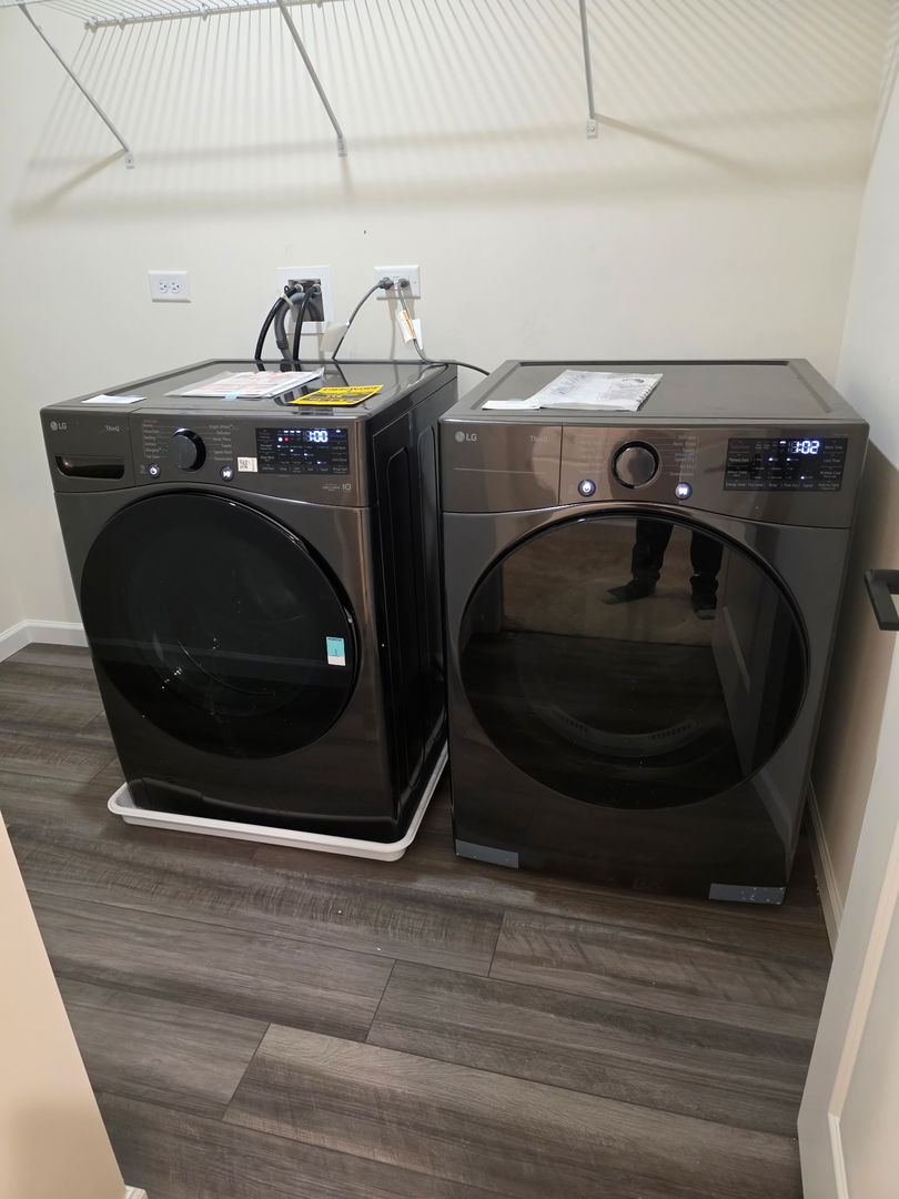 2240 Bent Grass Way Bolingbrook, IL 60490 - Photo 3 of 4 a utility room with washer and dryer