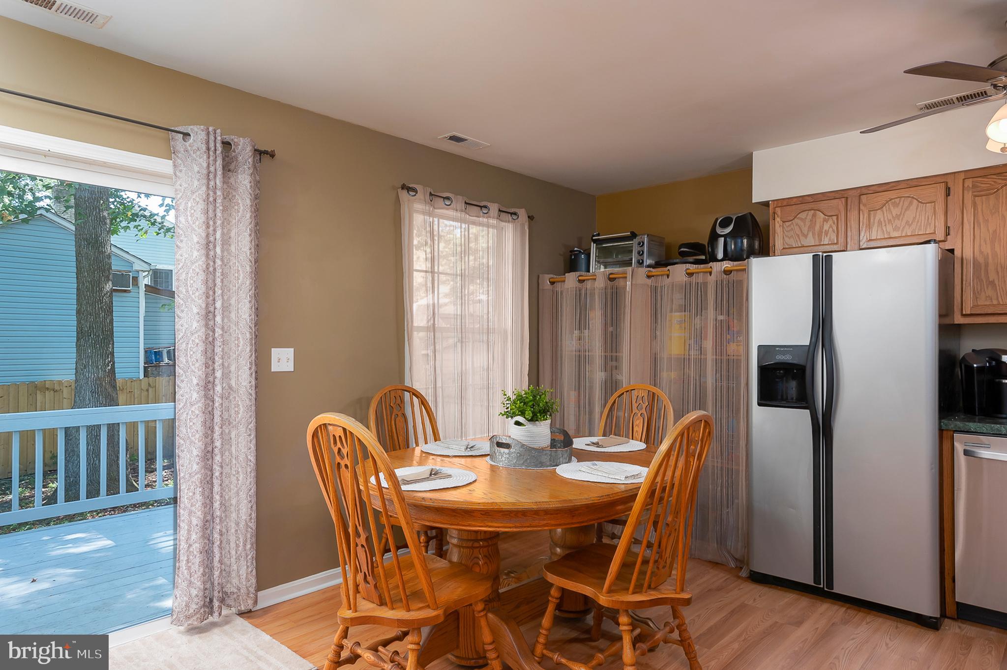1621 Ruxton Road Edgewater, MD 21037 - Photo 11 of 33 Eat In Kitchen Area