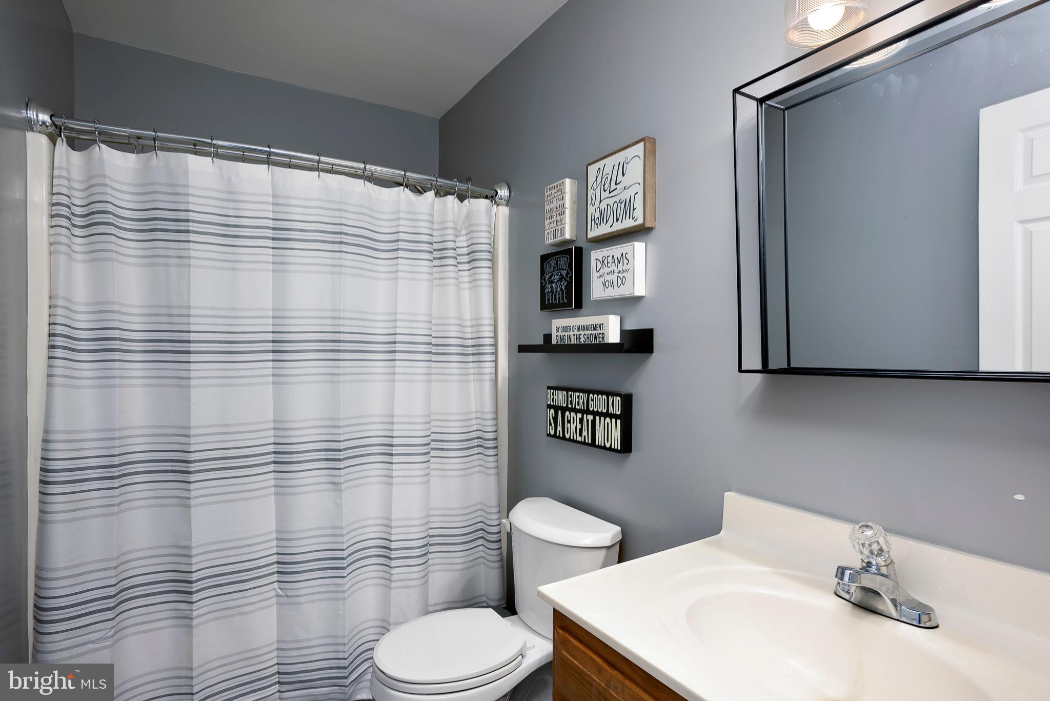 1621 Ruxton Road Edgewater, MD 21037 - Photo 18 of 33 Bathroom 2