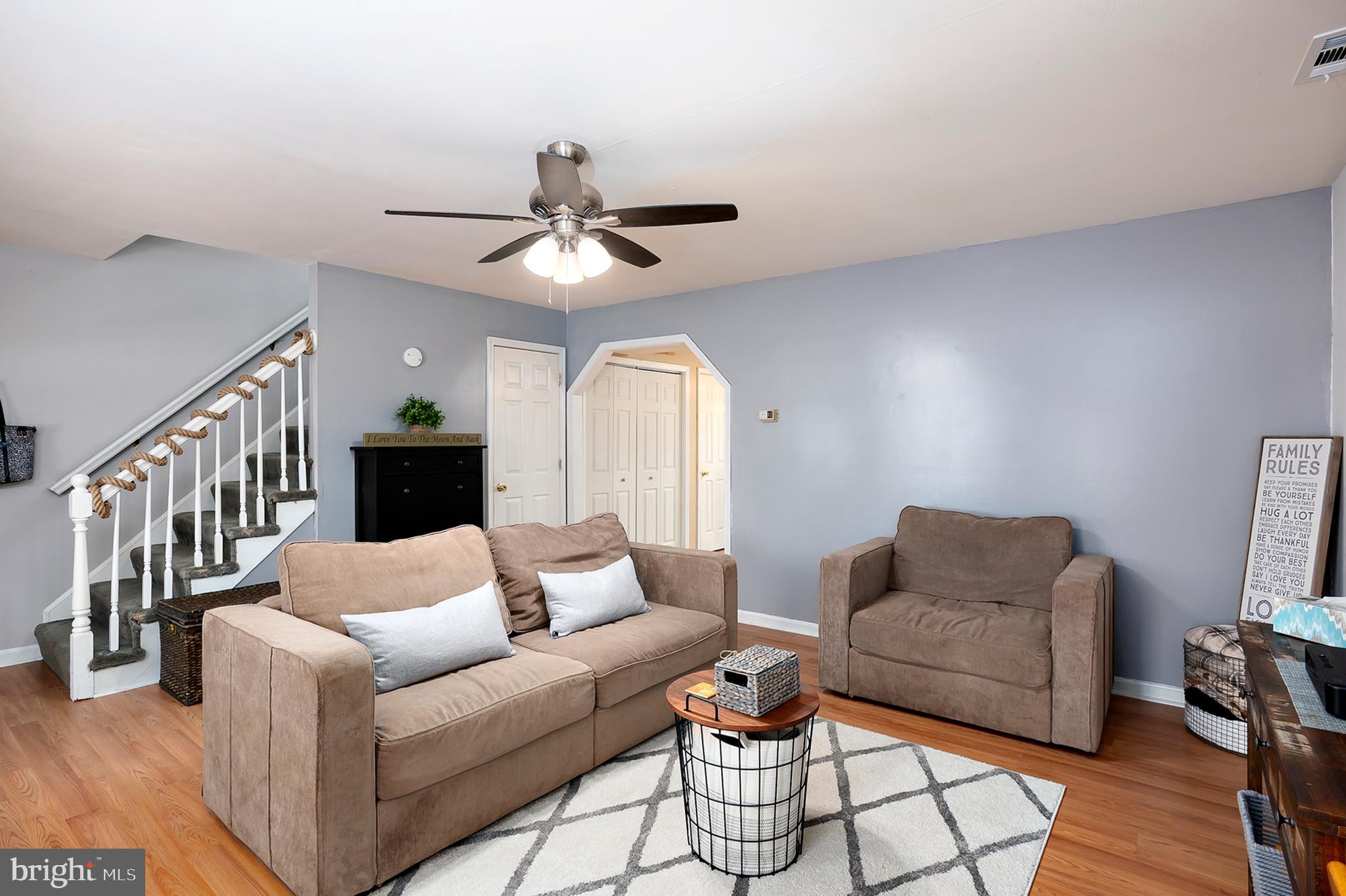 1621 Ruxton Road Edgewater, MD 21037 - Photo 6 of 33 Living Room (alt view)