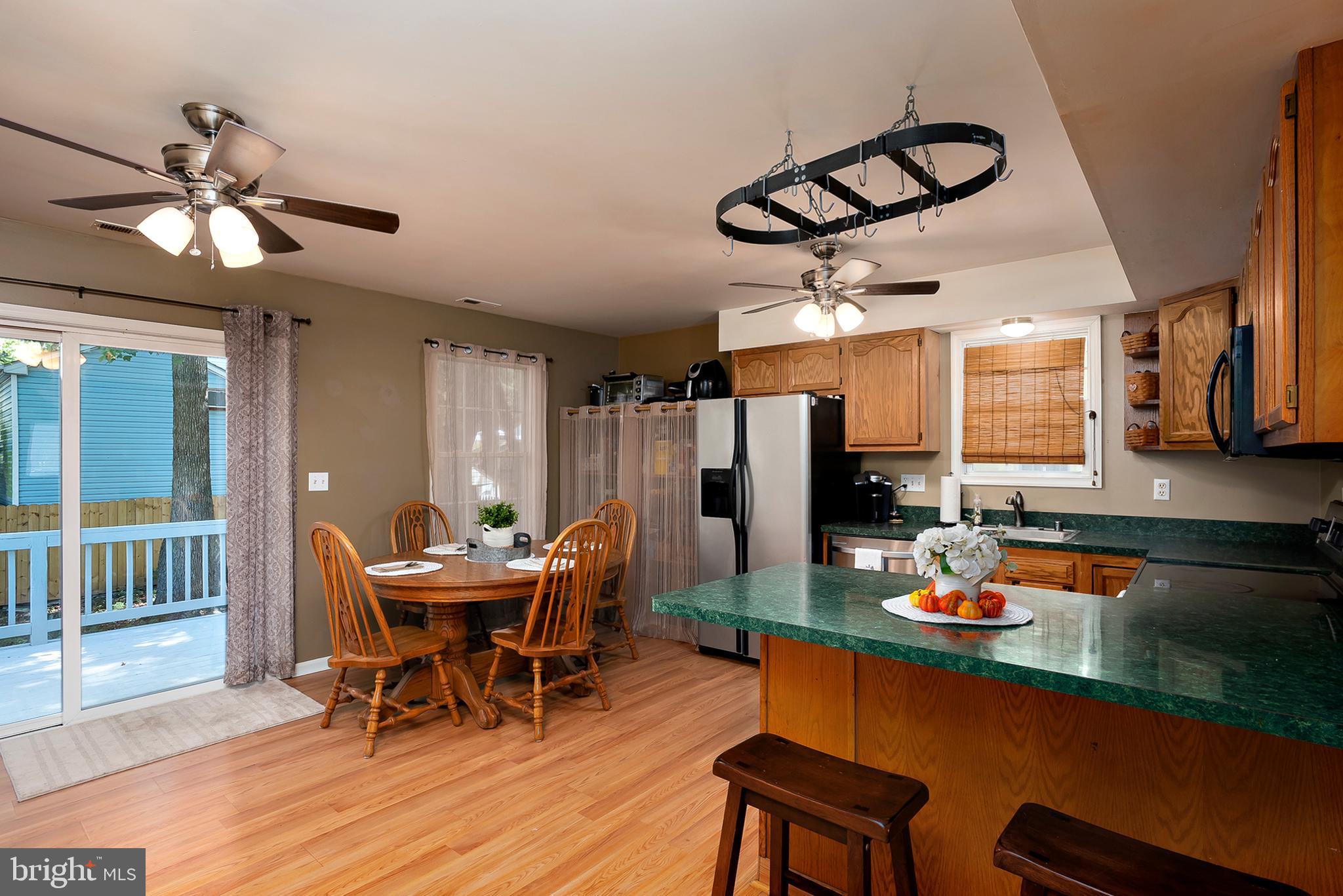1621 Ruxton Road Edgewater, MD 21037 - Photo 7 of 33 Kitchen Area