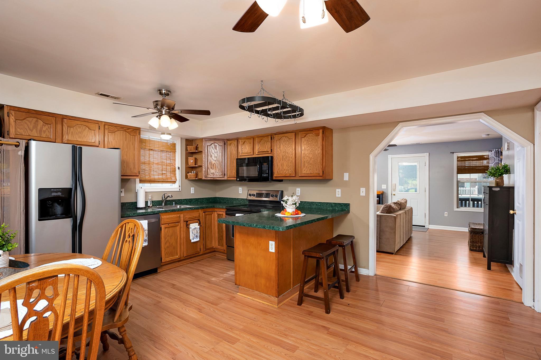 1621 Ruxton Road Edgewater, MD 21037 - Photo 8 of 33 Kitchen Area (alt view)