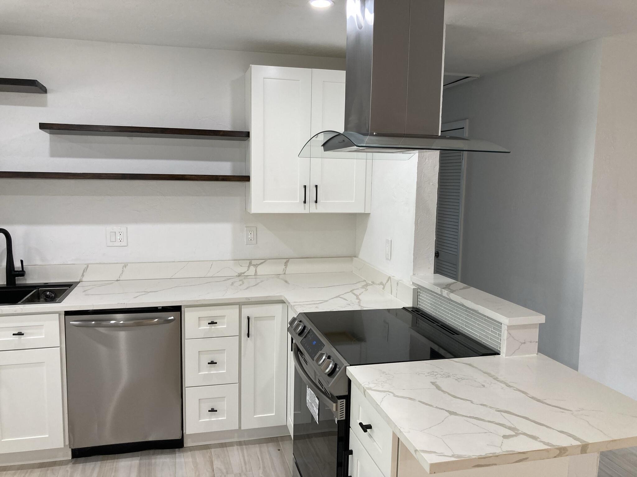 209 Coventry Street Boca Raton, FL 33487 - Photo 3 of 18 Kitchen 2