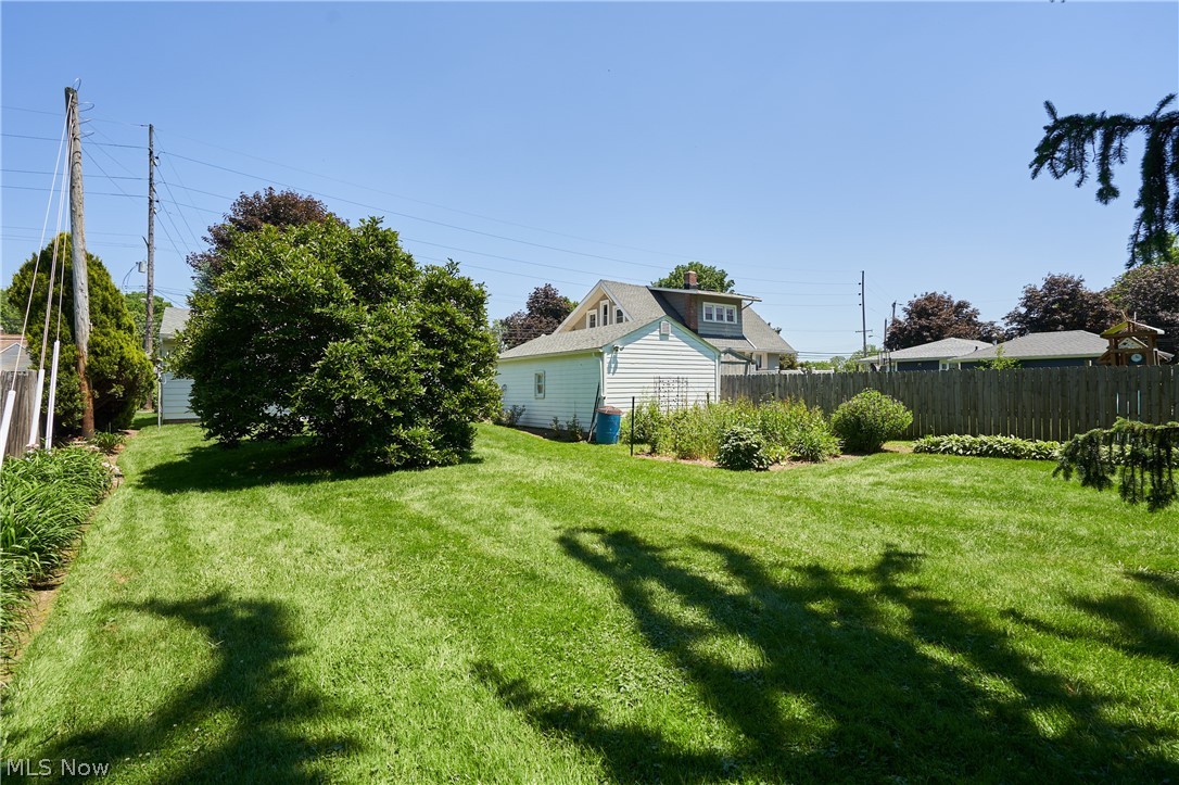 2620 Mogadore Road Akron, OH 44312 - Photo 25 of 27 Back of property line - view towards the house