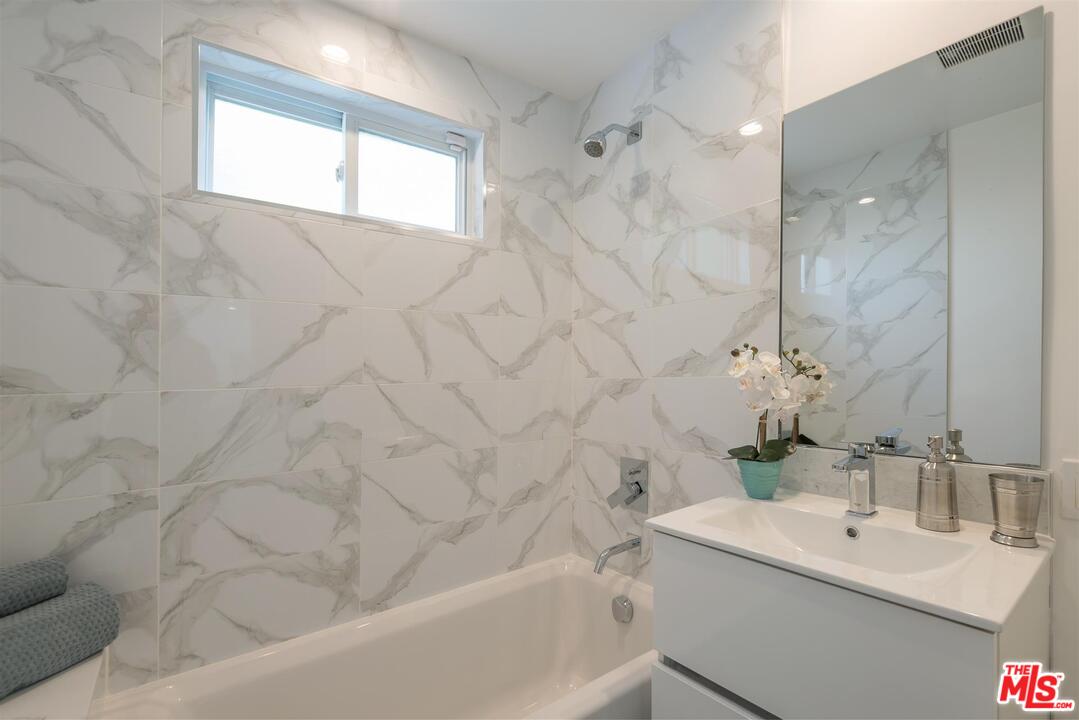 5259 Strohm Avenue North Hollywood, CA 91601 - Photo 17 of 24