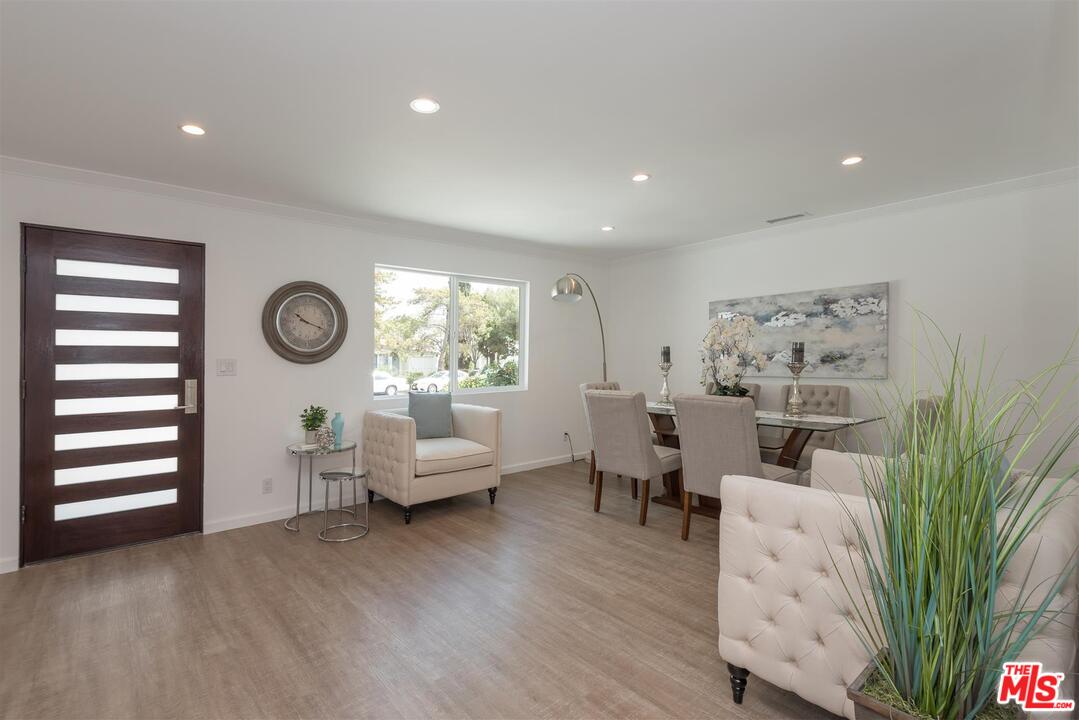 5259 Strohm Avenue North Hollywood, CA 91601 - Photo 4 of 24