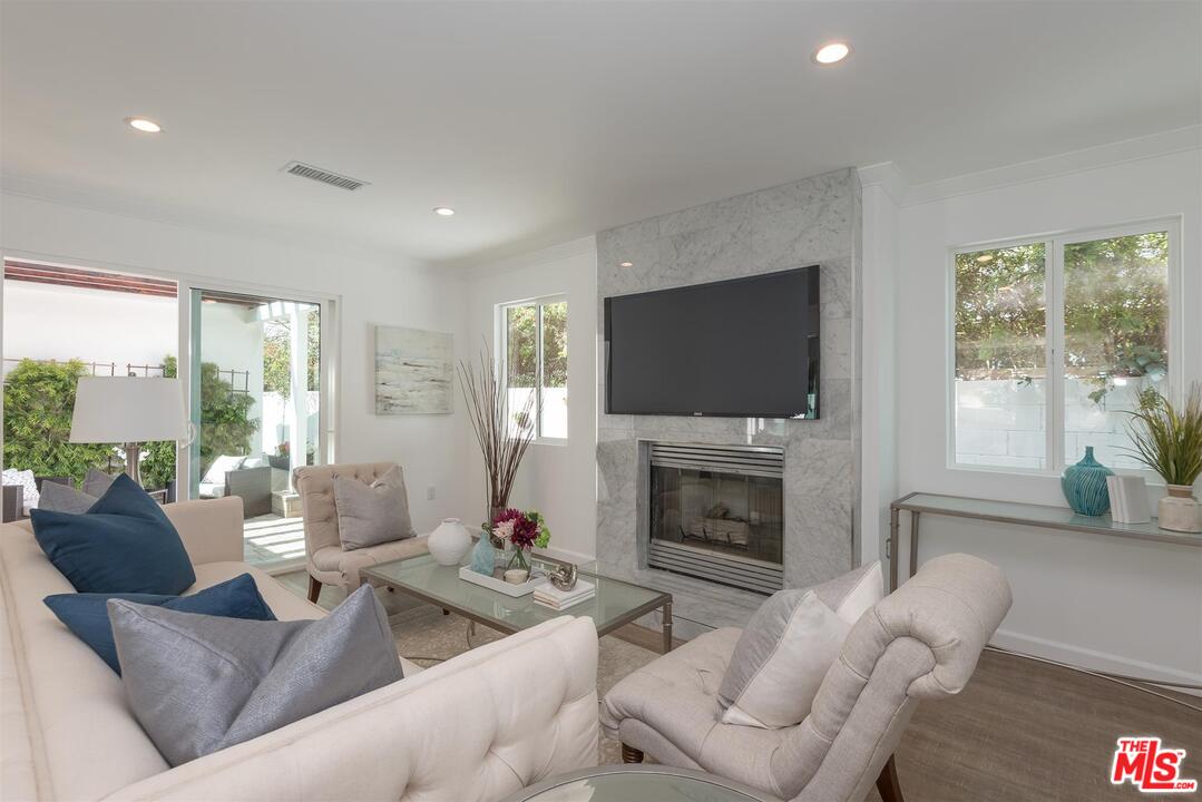 5259 Strohm Avenue North Hollywood, CA 91601 - Photo 6 of 24