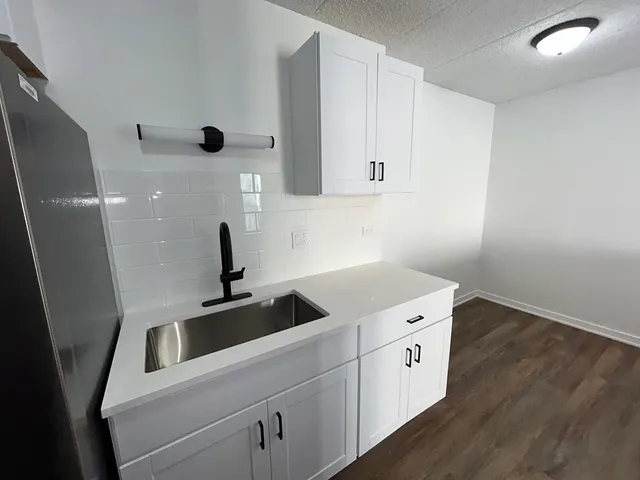 $1,700 | 9128 West Terrace Drive, Unit 5D, Niles, IL 60714