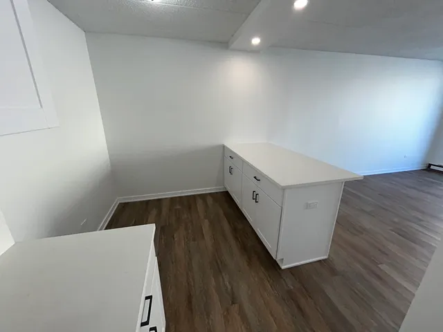 $1,700 | 9128 West Terrace Drive, Unit 5D, Niles, IL 60714