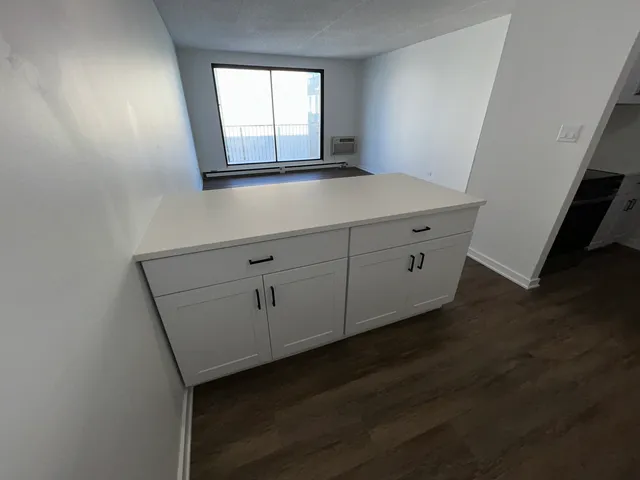 $1,700 | 9128 West Terrace Drive, Unit 5D, Niles, IL 60714