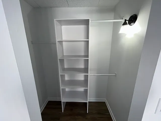 $1,700 | 9128 West Terrace Drive, Unit 5D, Niles, IL 60714