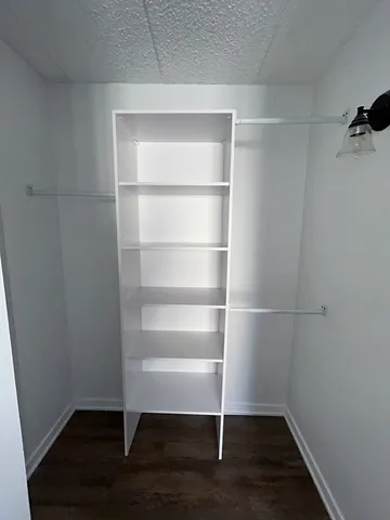 $1,700 | 9128 West Terrace Drive, Unit 5D, Niles, IL 60714