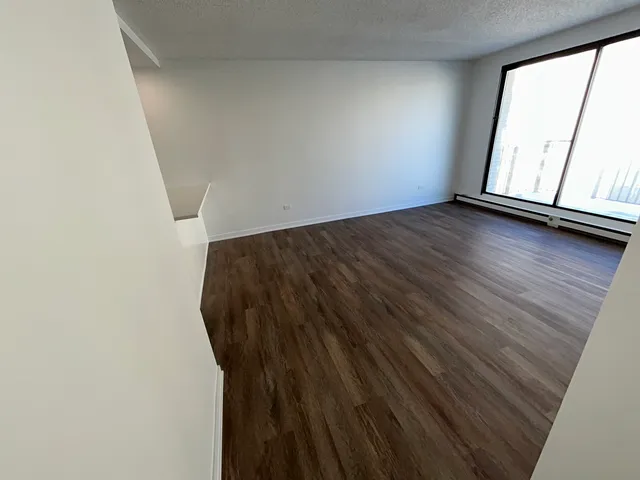 $1,700 | 9128 West Terrace Drive, Unit 5D, Niles, IL 60714