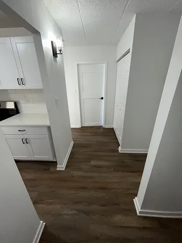 $1,700 | 9128 West Terrace Drive, Unit 5D, Niles, IL 60714