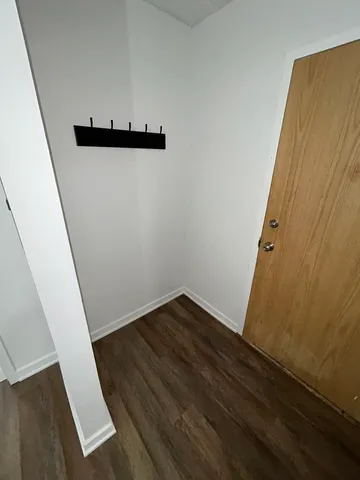 $1,700 | 9128 West Terrace Drive, Unit 5D, Niles, IL 60714