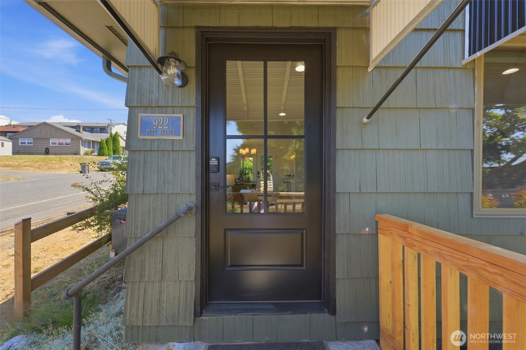 922 Pitt Avenue Bremerton, WA 98310 - Photo 5 of 39