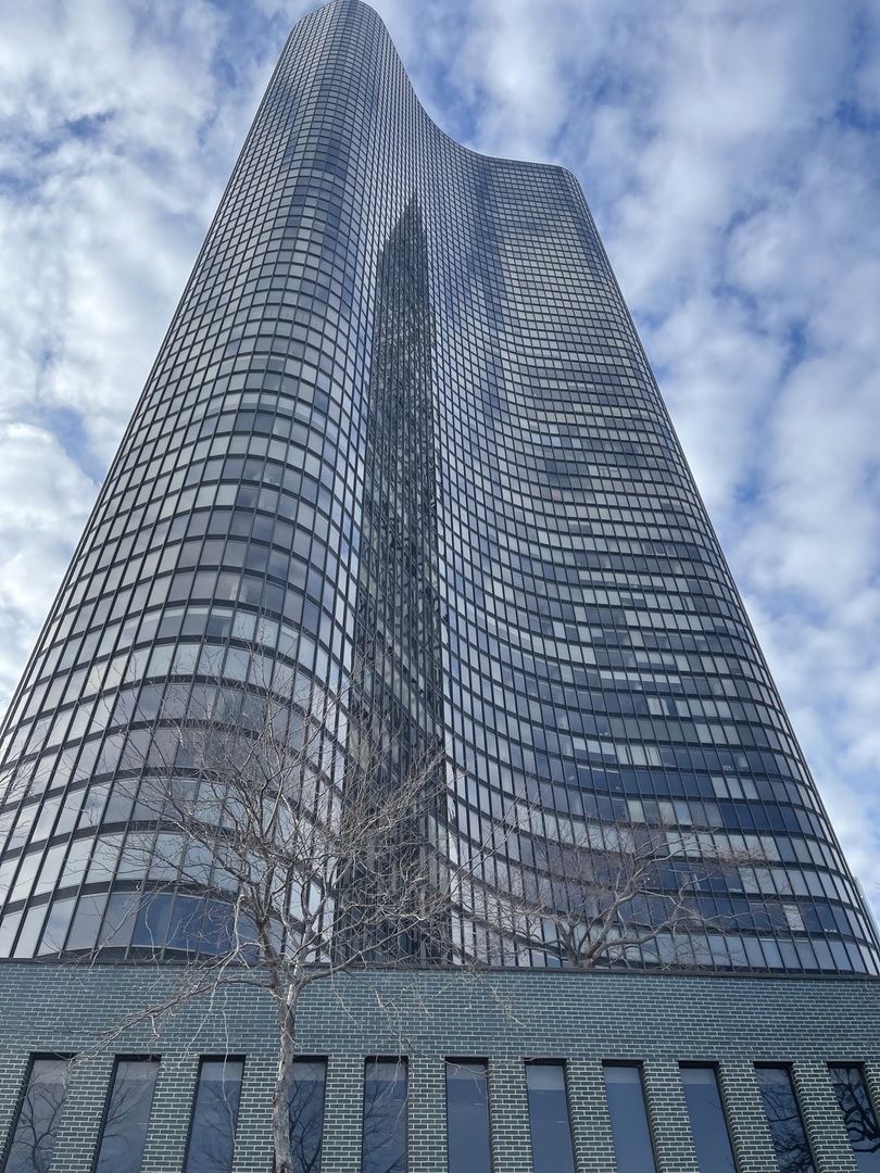 505 North Lake Shore Drive, Unit 5701 Chicago, IL 60611 - Photo 1 of 27 a front view of a building