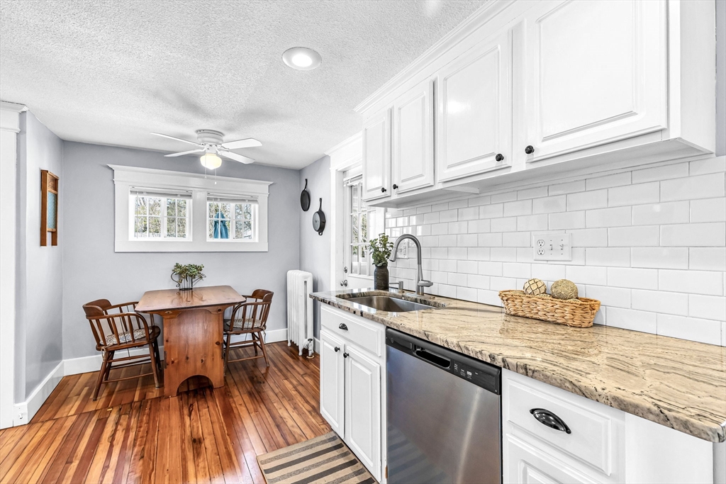 61 Spencer Street Springfield, MA 01118 - Photo 12 of 38