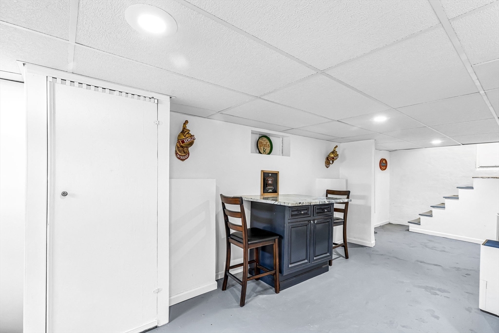 61 Spencer Street Springfield, MA 01118 - Photo 22 of 38