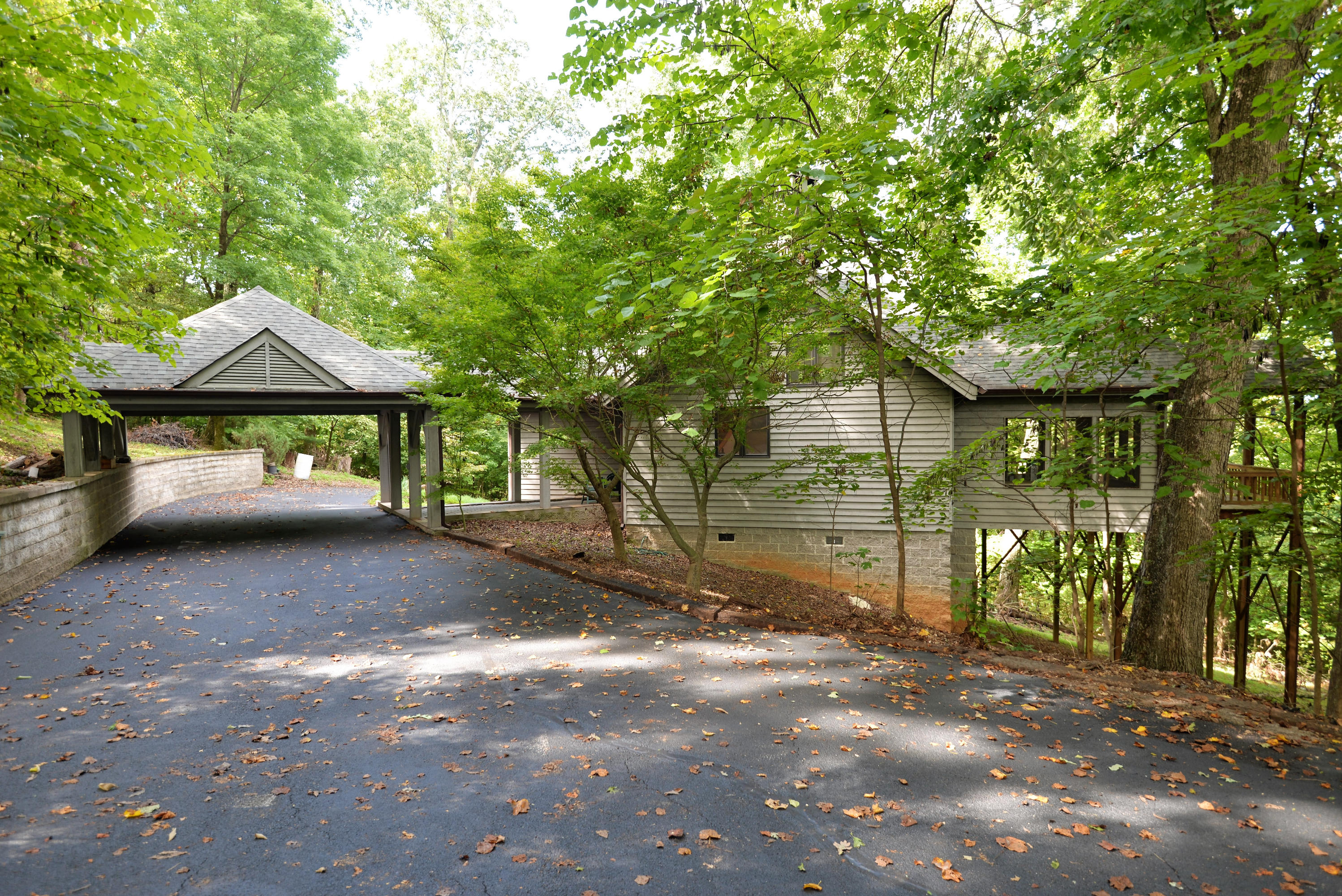 6405 Fairview Road Hixson, TN 37343 - Photo 1 of 40 Summer house view