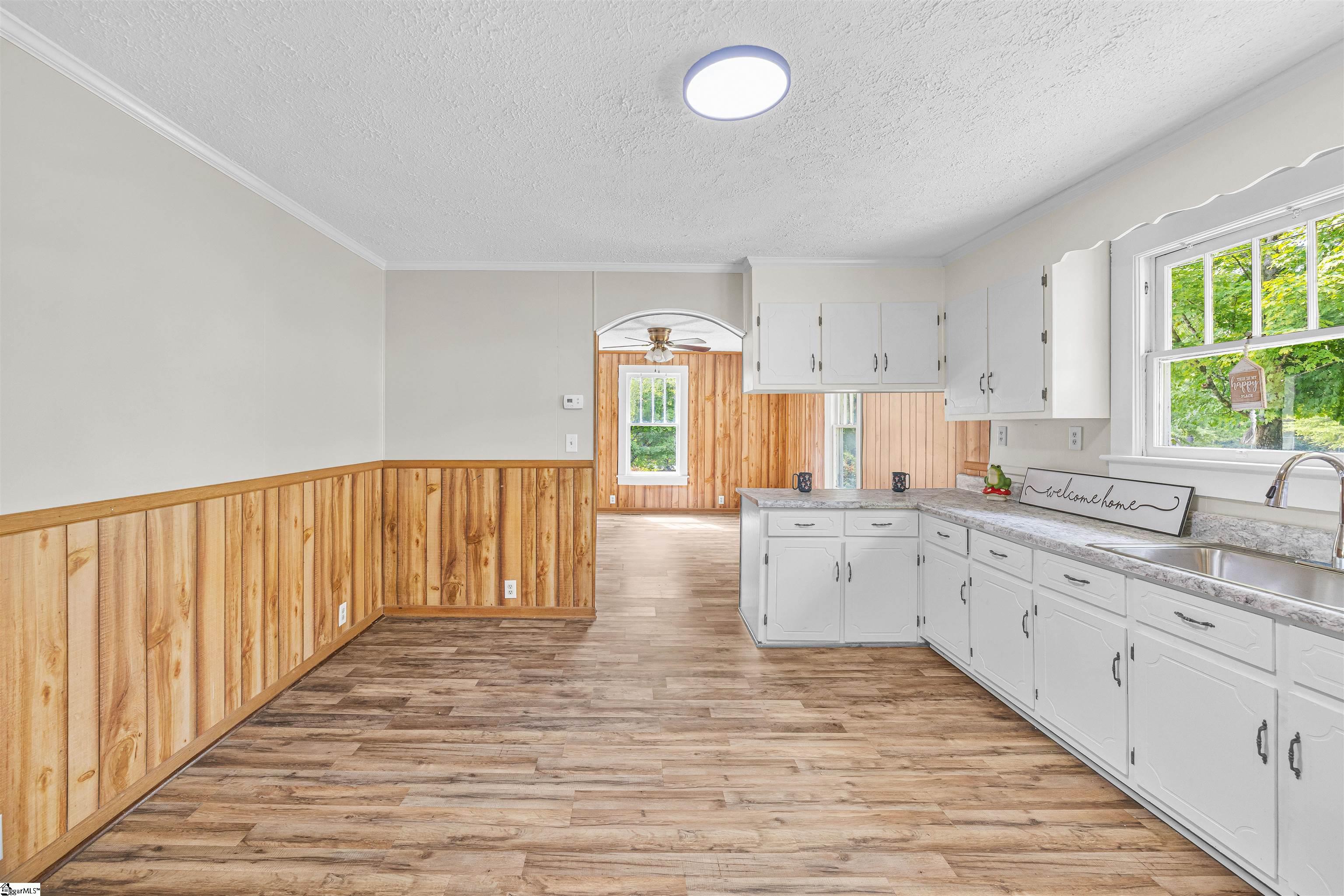 704 Slater Road Marietta, SC 29661 - Photo 8 of 20